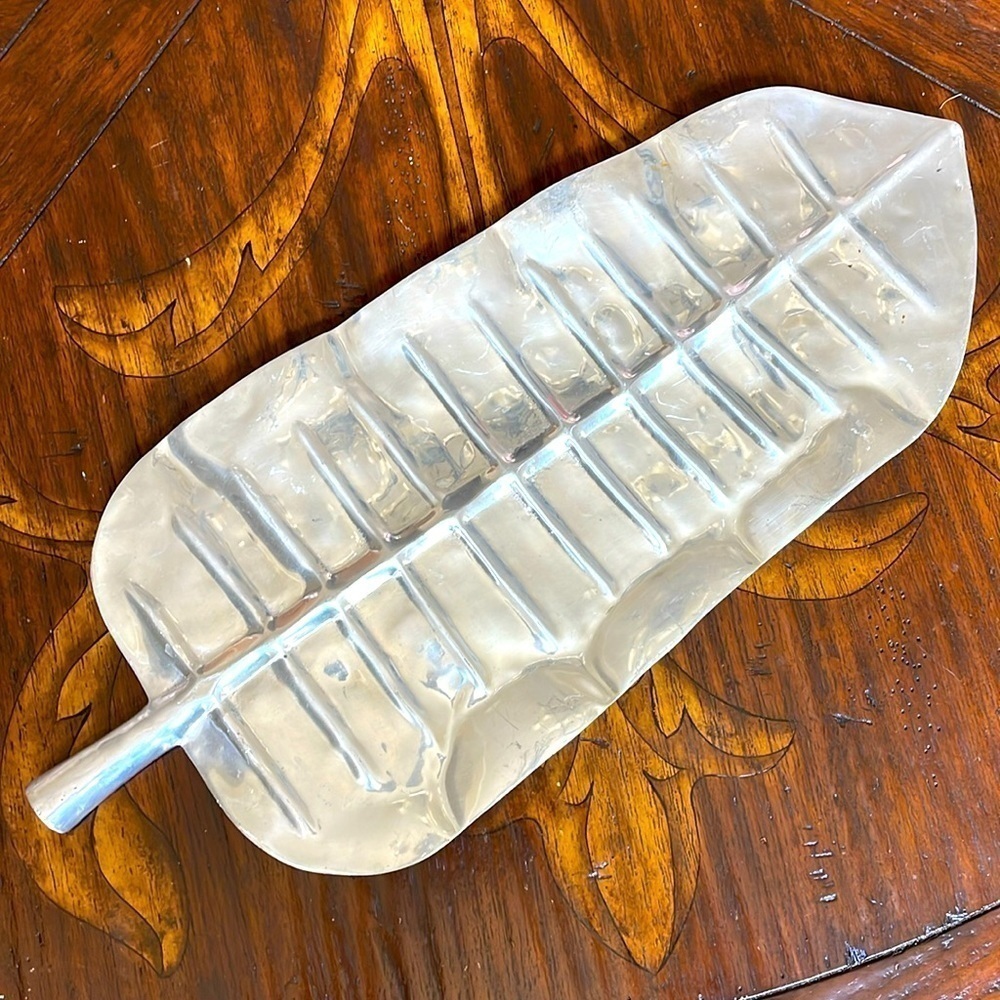 Pewter Serving Platter Mexic0 Banana Leaf Design Appetizer Cheese Tray Vintage